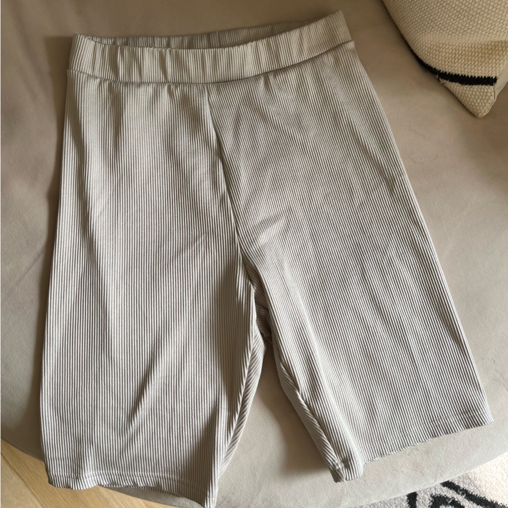 H&M ribbed biker shorts